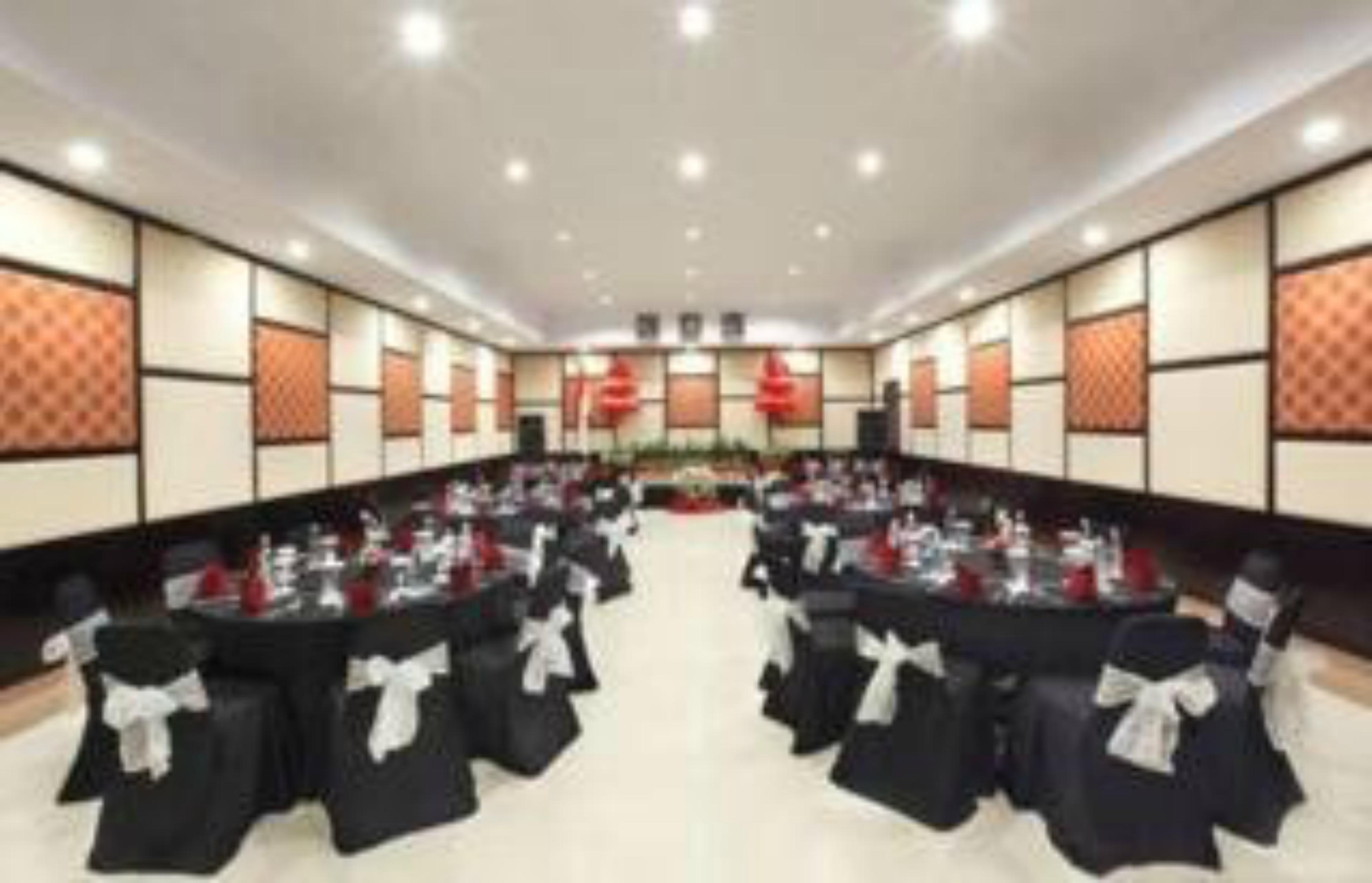 Adhi Jaya Hotel Kuta Lombok Eksteriør bilde