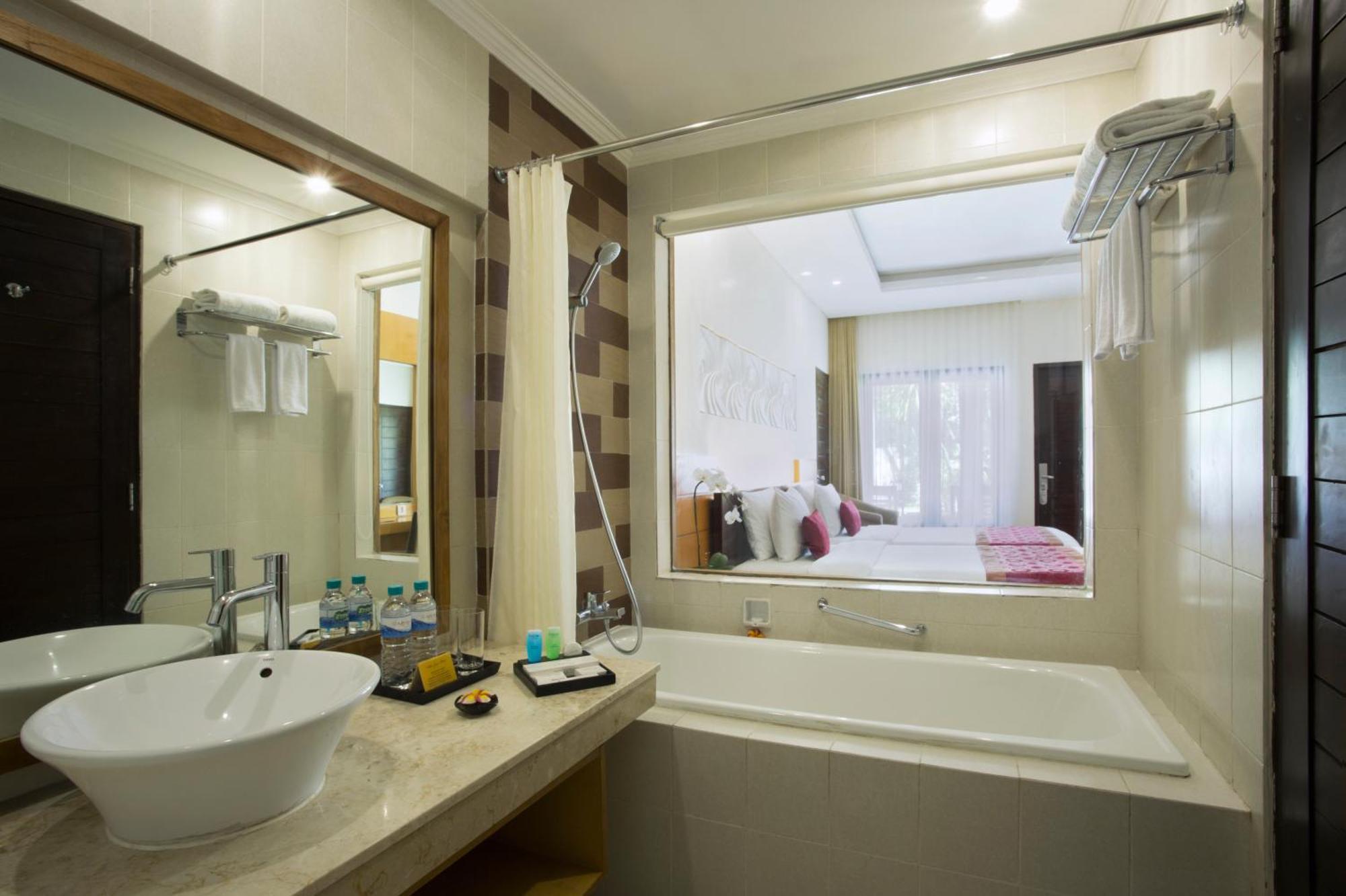 Adhi Jaya Hotel Kuta Lombok Eksteriør bilde