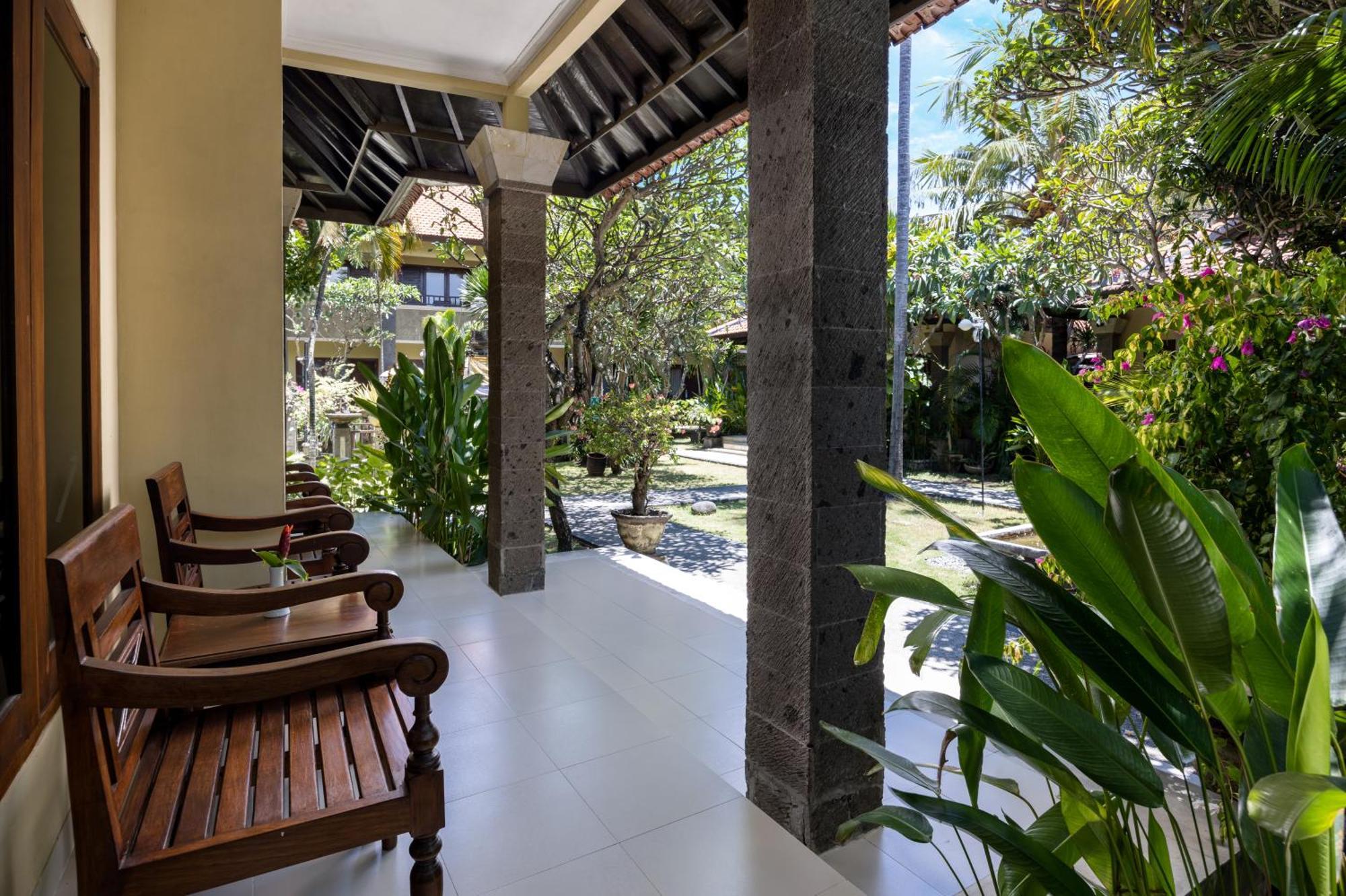 Adhi Jaya Hotel Kuta Lombok Eksteriør bilde